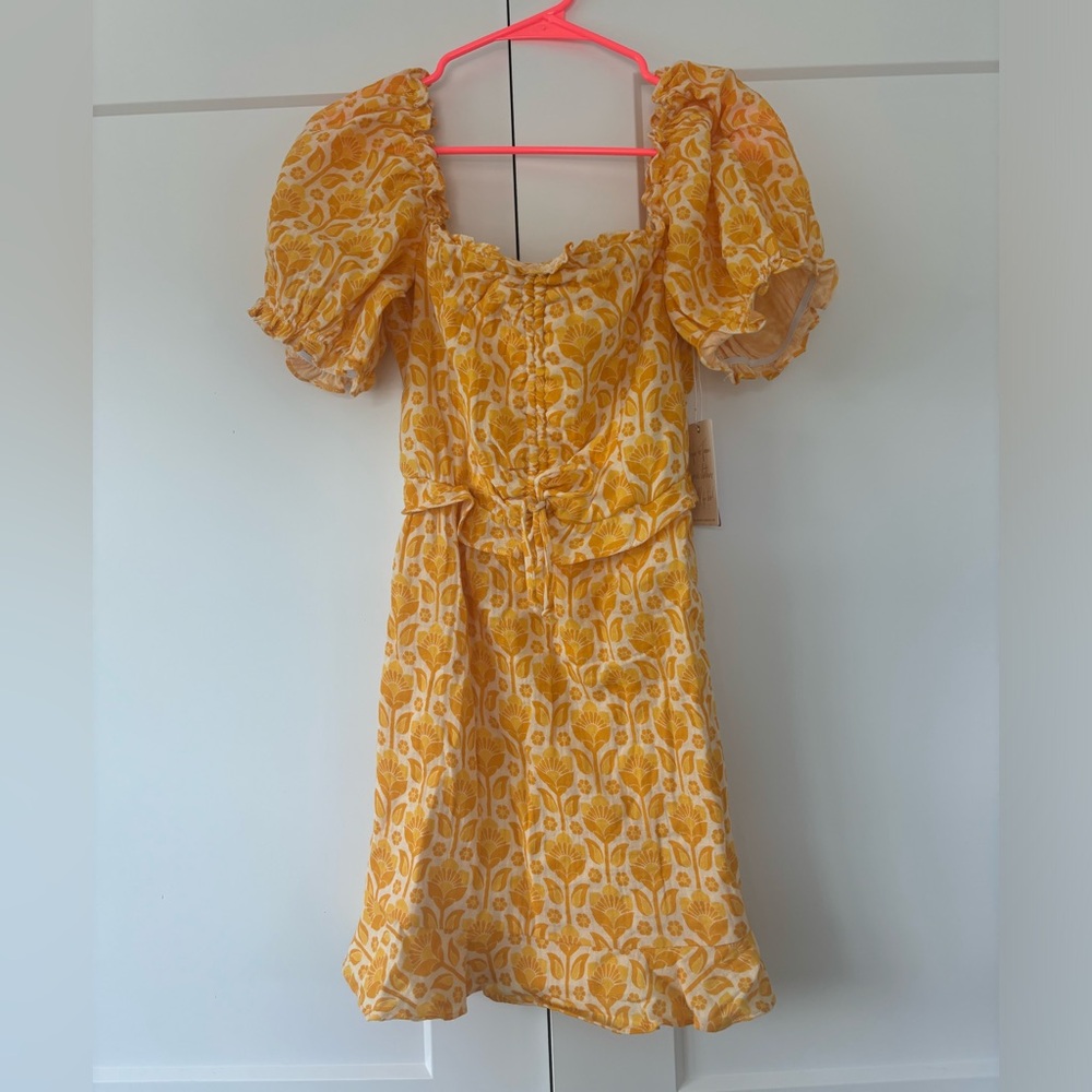Show me your MuMu yellow/gold mini dress with puff sleeves. NWT
